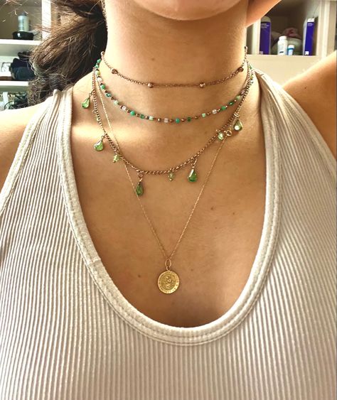 Outfit With Jewelry Ideas, Indie Jewelry Aesthetic, Gold Hippie Jewelry, Boho Gold Jewelry, Boho Hippie Jewelry, Earthy Girl Jewelry, Boho Layered Necklaces, Gold Boho Jewelry, Hippie Necklace Layering