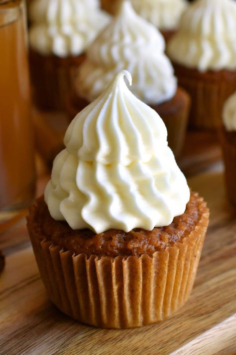 Apple Cider Cupcakes Mabon Food, Apple Cider Cupcakes, Baked Doughnuts, Cupcakes With Cream Cheese Frosting, Book Club Meeting, Things To Bake, Spice Cupcakes, Mug Cakes, With Cream Cheese Frosting