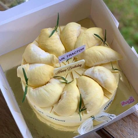 Durian Recipe, Durian Cake, Cake Cafe, Mlem Mlem, Cake Cream, Bake Cake, Funny Birthday Cakes, Food Fantasy, Thai Dessert