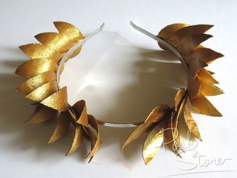 Greek Costume Diy, Laurel Wreath Diy, Ancient Greek Costumes, Laurel Wreath Crown, Greek God Costume, Epic Halloween Costumes, Art Competition Ideas, Gold Leaf Headband, Golden Wreath