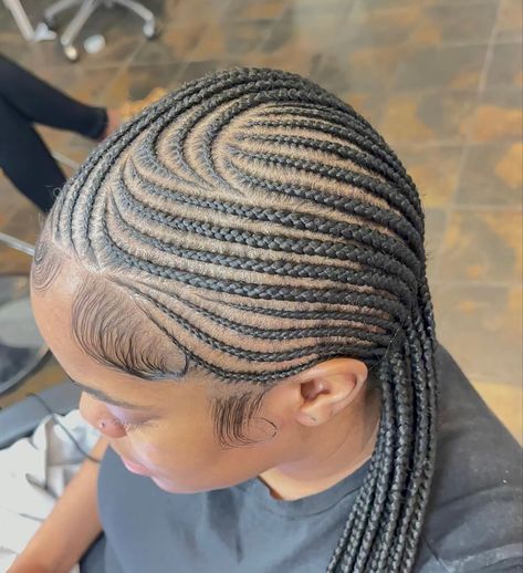 Small Conrows Lines, Swerve Braids, Backline Hairstyle Braids, Conrows Lines And Braids 2024, Straight Back Cornrows With Designs, Straight Back Cornrows Natural Hair, Freehand Hairstyle For Black Women, All Back Styles, Small Lines Cornrows With Natural Hair