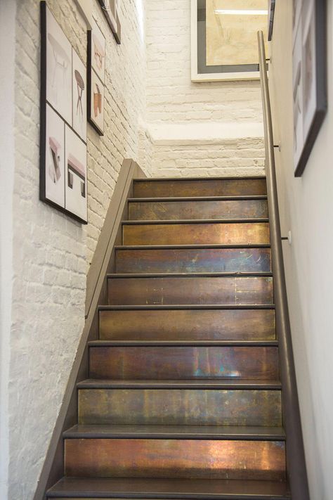 25 Pretty Painted Stair Ideas - Creative Ways to Paint a Staircase #houseInterior Basement Steps, Wood Stair Treads, Stair Walls, Stairs Renovation, Painted Staircases, Diy Staircase, Stairs Makeover, Stair Wall, Escalier Design