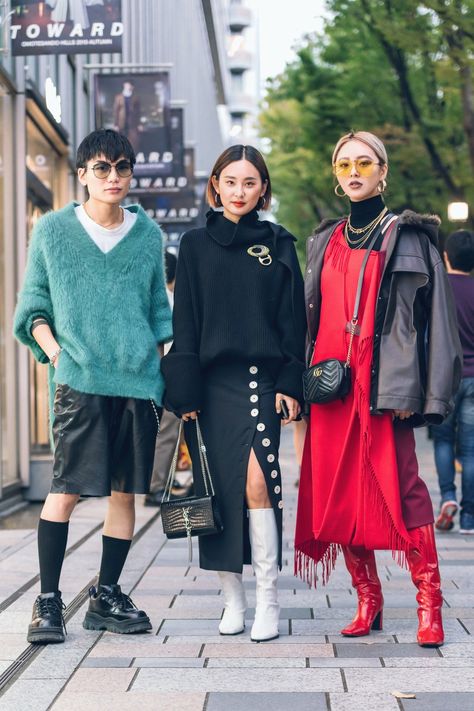 The Best Street Style From Tokyo Fashion Week Spring 2020 | Vogue Japanese Outfits Street Style, China Street Style, Tokyo Fashion Week Street Styles, Chinese Street Fashion, China Street Fashion, China Street, Asian Street Fashion, Japan Fashion Street, Japanese Street Style