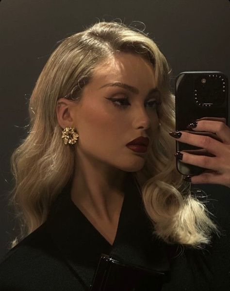 A Woman, Blonde, Mirror, Instagram