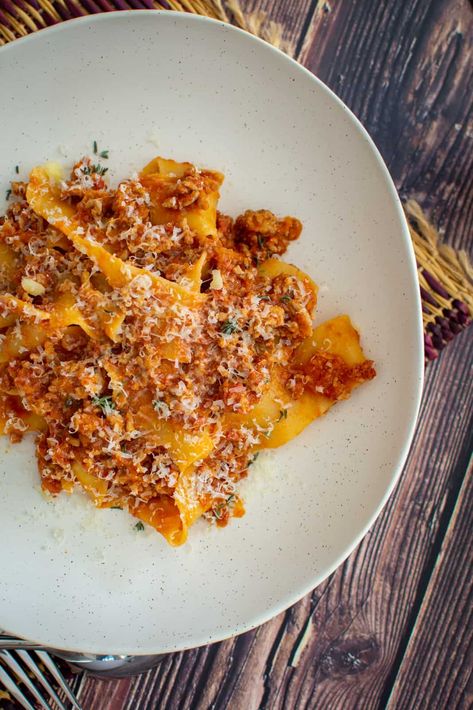 Pork & Chorizo Ragu Authentic Bolognese, Pork Mince Recipes, Beef Bolognese, Italian Meat Sauce, Pork Ragu, Bolognese Sauce Recipe, Mediterranean Cooking, Ragu Recipe, Italian Meats