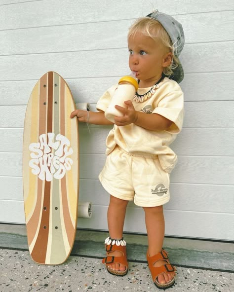 Preppy Toddler, Surfergirl Style, Baby Surf, Surfer Kids, Surfer Baby, Ss Logo, Skate Fashion, Toddler Boy Summer, Summer Lounge