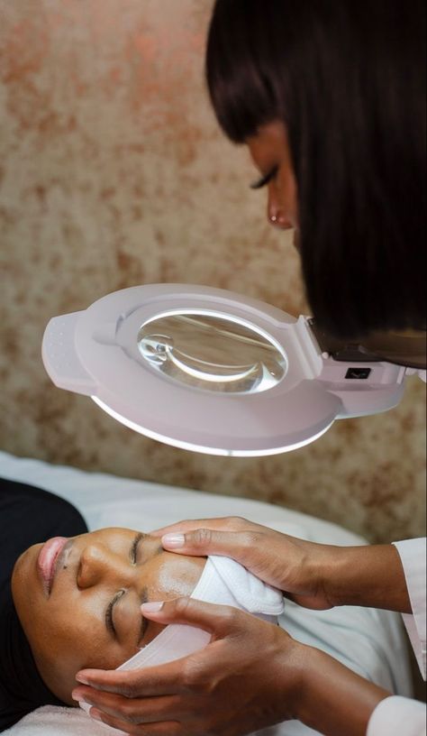 Esthetician Career Aesthetic, Black Women Esthetician, Medical Esthetician Photoshoot, Esthetician School Student, Esthetician Studio Black, Esthetician Job Aesthetic, Aesthetician Vision Board, The Dallas Esthetician, Black Dermatologist Aesthetic