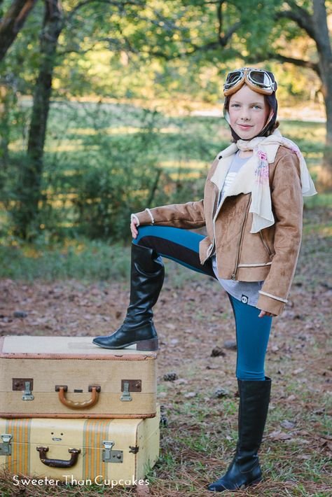 Amelia Earhart Costume Diy, Amelia Earhart Costume Kids, Amelia Earhart Costume, Diy Halloween Costumes For Girls, Purim Costumes, Halloween Costumes For Work, Gull Lake, Book Day Costumes, Blue Eyed Girls