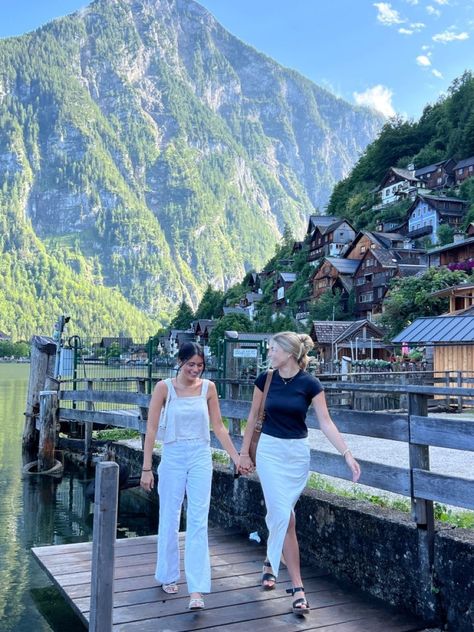 Summer In Austria Outfits, Swiss Alps Summer Outfit, Summer Outfits Switzerland, Summer In Switzerland Aesthetic, Switzerland Aesthetic Photos, Switerzerland Outfits, Austria Outfit Spring, Poland Summer Outfit, Austria Picture Ideas