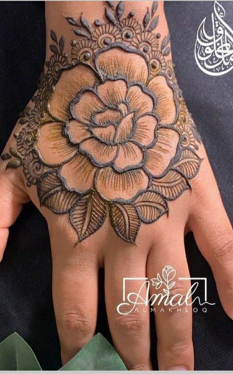 Big rose flower henna design on back hand side Mehndi Designs Back Hand Rose, Mehendi Designs For Hands Rose, Simple Flower Henna Designs, Simple Rose Mehndi Designs, Tikka Mehndi Design, Simple Back Hand Mehndi Designs Arabic, Rose Mehndi Designs Front Hand, Heena Mehendi Designs Unique, Henna Design Back Hand