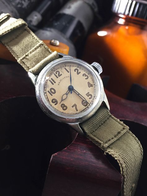 Military & Chrono — Cool Vintage Watches Vintage Military Watches, Wind Movement, Military Watches, Vintage Military, Us Navy, Cool Vintage, Chronograph Watch, Jaeger Watch, Vintage Watches