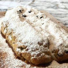 Stollenteig mit Rosinen | Bild: BR Stollen Recipe, German Cake, Olive Oil Cake, Homemade Brownies, Favorite Dessert Recipes, Pound Cake Recipes, Easy Baking Recipes, Pampered Chef, Pavlova