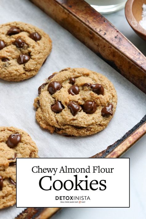 Almond Flour Cookies are perfectly chewy and gluten-free! They remind me of the classic chocolate chip cookie recipe I grew up eating, only these are naturally sweetened with coconut sugar. Coconut Sugar Recipes, Flour Desserts, Almond Flour Desserts, Almond Flour Chocolate Chip, Sugar Free Chocolate Chip Cookies, Classic Chocolate Chip Cookies Recipe, Almond Flour Chocolate Chip Cookies, Glutenfri Baking, Coconut Flour Cookies