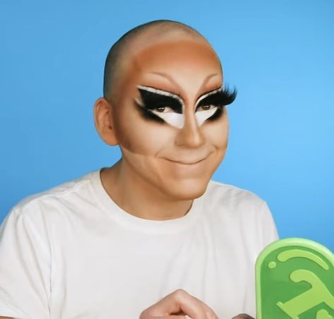 Trixie Mattel Makeup, Trixie Mattel, Drag Make-up, Rupaul Drag Queen, Trixie And Katya, Summer Bucket Lists, Rupaul, Pink Glitter, Just For Laughs Videos