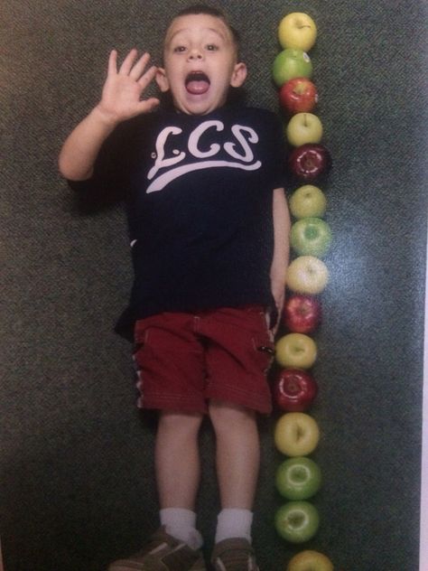 How many apples tall are you? I'm 16 apples tall:) How Many Apples Tall Are You, Science Projects For Preschoolers, Prek Ideas, Preschool Counting, Apple Preschool, Tree Study, Math Measurement, Kindergarten Math Activities, Free Play