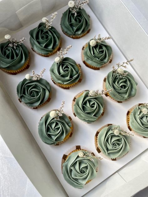 Green Cupcakes Ideas, Ombré Cupcakes, Sage Green Cupcakes, Enchanted Forest Wedding Theme, Rustic Cupcakes, Green Cupcakes, Bridal Shower Cupcakes, My Homies, Wedding Color Pallet