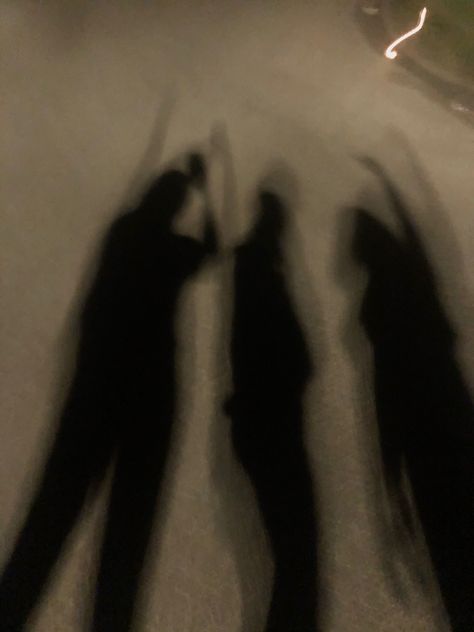 Fake Friend Aesthetic, Friends Shadow Pictures, Fake Friends Aesthetic Pictures, Black Aesthetic Friends, Friend Asthetic Picture, People Shadow Aesthetic, 3best Friends, Friends Shadow Aesthetic, Shadow Friends Aesthetic