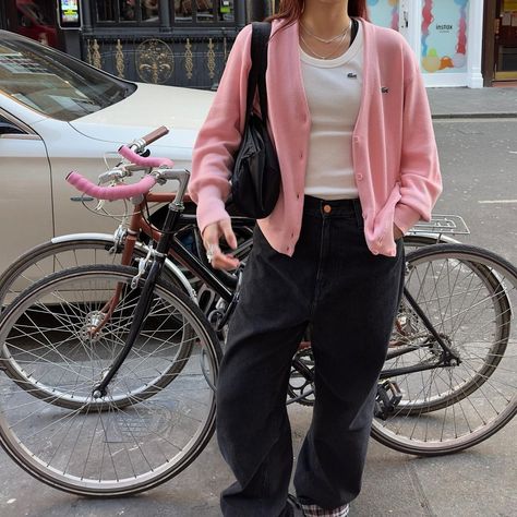 on wEdNesDaYzzzz.. | Instagram Lacoste Outfit Women, Lacoste Outfit, Inspo Fits, Nyc Fits, Outfit Korean, Korean Casual Outfits, Fits Clothes, Fashion Fits, 가을 패션