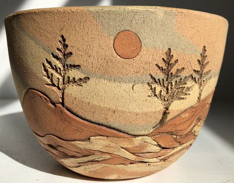 Landscape Pottery Ideas, Carving Pottery Bowl, Mountain Carving Pottery, Pottery Designs Bowl, Nature Pottery Ideas, Carved Bowls Ceramics, Pottery Carving Ideas, Bohemian Pottery, Pottery Landscape