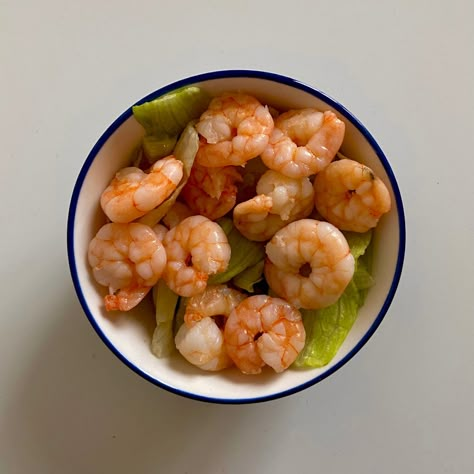 Salad High Protein, Healthy Food Inspiration, Gym Food, Snack Bowl, Makanan Diet, Healthy Food Dishes, Healthy Food Motivation, Healthy Lifestyle Food, Shrimp Salad