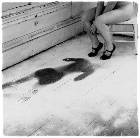 The Art of Francesca Woodman. Photography Art Shows 2024 Francesca Woodman Photography, Woodman Francesca, Expressionism Photography, Surrealist Photography, Atelier Photography, Mind Photography, Francesca Woodman, Narrative Photography, Photography Artists