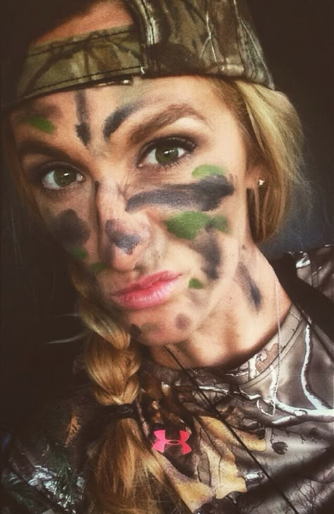 Army Face Paint, Hunting Face Paint, Camo Makeup, Camo Face Paint, Face Paint Ideas, Army Costume, Spirit Days, Camouflage Makeup, Face Painting Easy