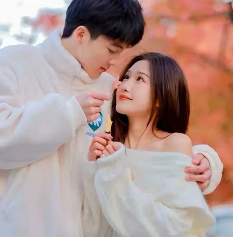 Dramas Wallpaper, China Couple, Best Love Photos, Korean Couple Photoshoot, Korean Photo, Couple Poses Reference, Drama Songs, Dulhan Mehndi, Couple Dp