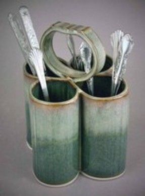 Extruded Pottery, Clay Kitchen, Ideas Ceramica, Pottery Idea, Silverware Caddy, Clay Extruder, Ceramic Utensil Holder, Utensil Holders, Slab Ceramics