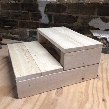 2x4 Step Stool Diy, Pallet Wood Bench, Kids Step Stools, Diy Stairs Outdoor, Step Stool Diy, Furniture For Kids, Wood Step Stool, Wood Table Diy, Step Stools