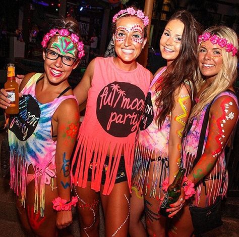 Full Moon Party, Thailand Full Moon Party Outfit, Full Moon Party Thailand, Moon Party Ideas, Thailand Outfit, Spirit Week Outfits, Coachella Inspiration, Moon Beach, Full Moon Party, Moon Party