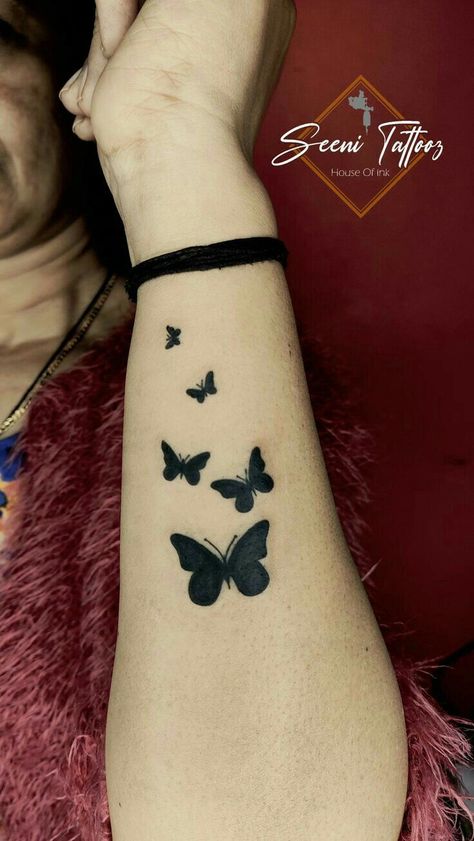 Mehndi Tattoo Butterfly, Mehandi Designs Butterfly, Henna Tattoo Designs Butterfly, Butterfly Mehndi Design, Butterfly Tattoo Cover Up, Tattoo Design For Hand, Purple Tattoos, Memories Ideas, 10 Tattoo