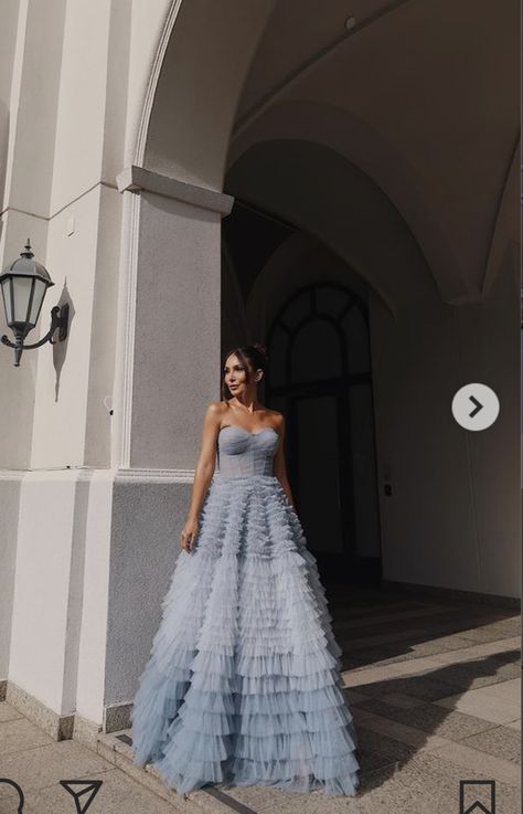 Poofy Prom Dresses, 2023 Prom, Elevator Design, Pregnant Wedding, Pregnant Wedding Dress, Stunning Prom Dresses, Tulle Midi Skirt, Hijabi Fashion Casual, Aura Colors