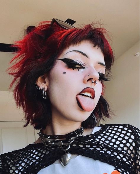 Caroline Carr Hair, Goth Haircut Medium, Goth Haircut, Lgbt Songs, Caroline Carr, Sweeping Bangs, Their Aesthetic, Choppy Bob Hairstyles, Choppy Bob