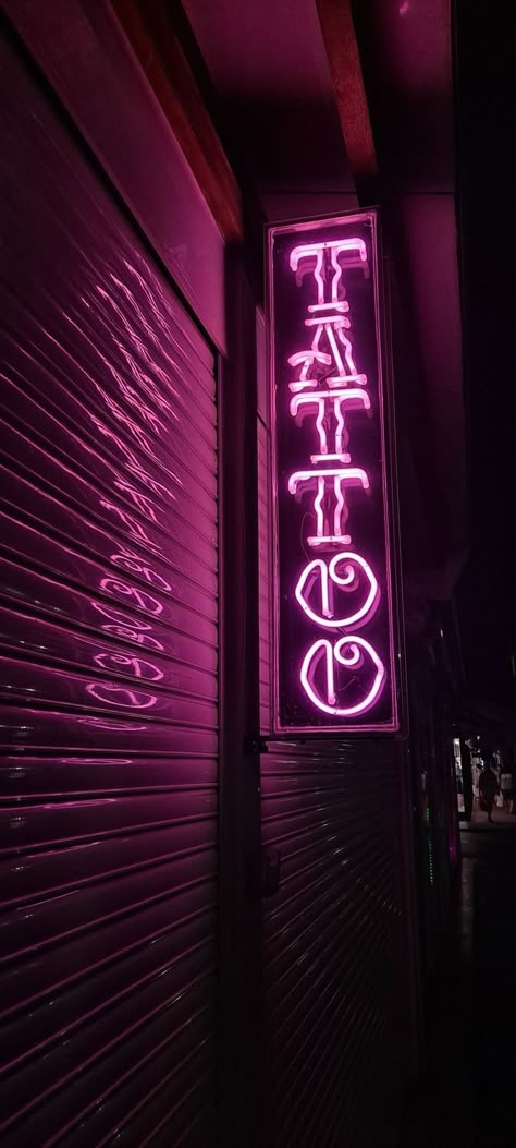 Pink Sign Aesthetic, Neon Sign Aesthetic, Tattoo Shop Decor, Tattoo Studio Interior, Pink Neon Wallpaper, Tattoo Station, Neon Tattoo, Purple Tattoos, Sign Aesthetic