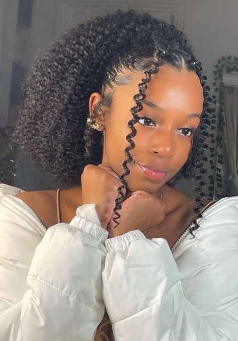 Top 10 Drawstring Ponytail Hairstyles For Natural Hair - CurlsQueen Cabello Afro Natural, Girls Natural Hairstyles, Cute Curly Hairstyles, Curls Hairstyles, Pelo Afro, Curly Hair Styles Easy, Natural Curls Hairstyles, Hairdos For Curly Hair, Natural Hair Styles Easy