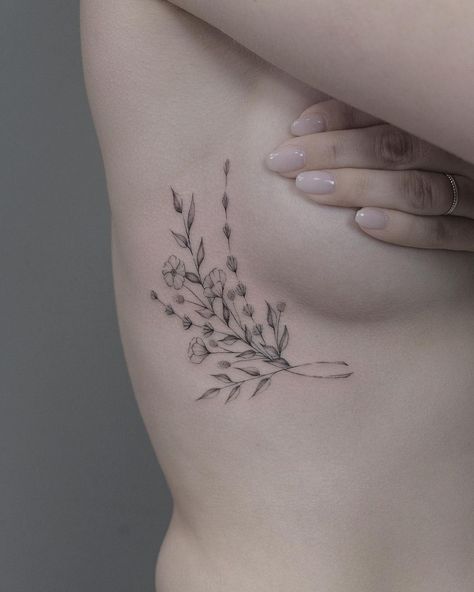 Wildflower Tattoo Ribcage, Wildflower Rib Tattoo, Wildflower Tattoo Ribs, Rib Flower Tattoo, Side Back Tattoos, Hydrangea Tattoo, Ivy Tattoo, Daisy Tattoo Designs, Tattoos On Side Ribs