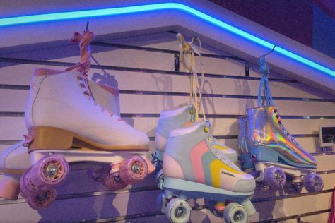 Roller Rink Aesthetic, 80s Roller Rink, Roller Skates Aesthetic, Mania Aesthetic, Barbie Hotel, Skates Aesthetic, 80's Aesthetic, Objectification Of Women, Diner Aesthetic