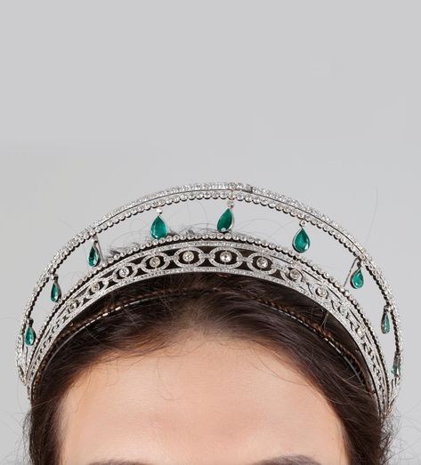 Emerald Crown, Small Tiara, Emerald Tiara, Tiara Diamond, Vintage Tiara, Tiaras Jewellery, Beautiful Tiaras, Headpiece Jewelry, Diamond Tiara