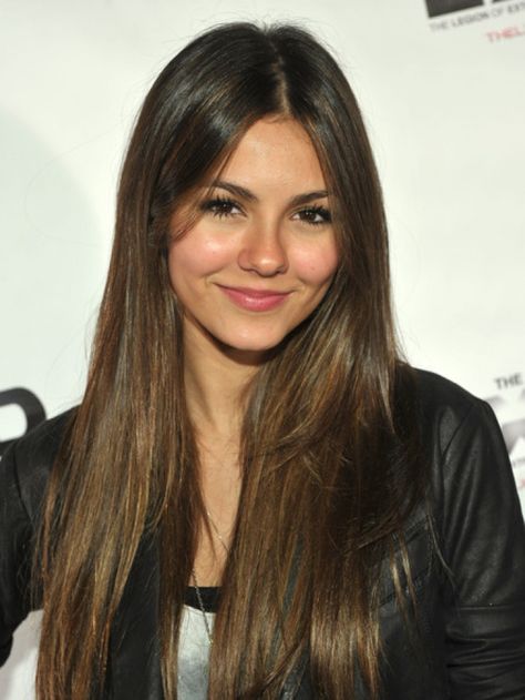 victoria justice hair Victoria Justice Makeup, Victoria Justice Hair, Tori Vega, Hair Growth Serum, Haircuts For Long Hair, Victoria Justice, Long Straight Hair, Straight Human Hair, Flawless Skin