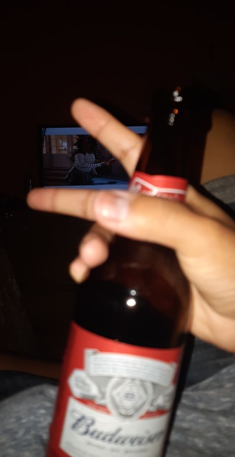 Fake Beer Photo, Budweiser Fake Story, Biyar Drink, Biyar Pic, Budweiser Beer Snapchat, Beer Pics Snapchat, Beer Snapchat Stories, Budweiser Snap, Beer Pic