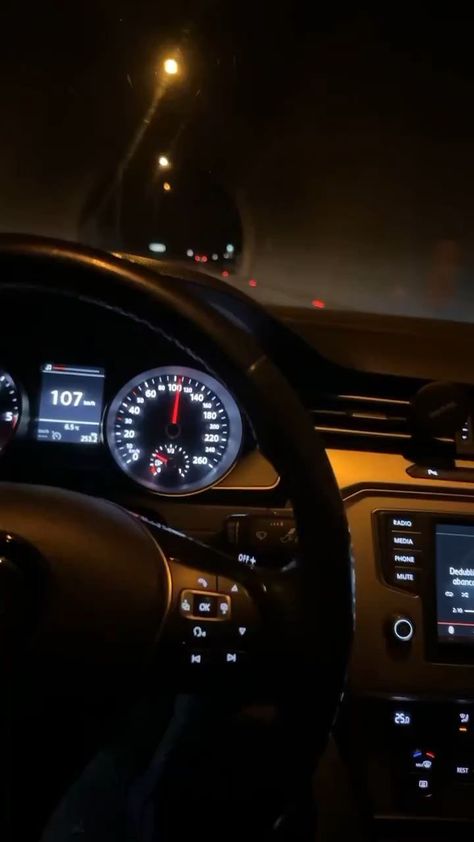 Night Rides Car, Night Rides Snapchat, Swimming In The Ocean, Dream Cars Mercedes, Night Video, Late Night Drives, Story Ideas Pictures, Driving Photography, Market Analysis