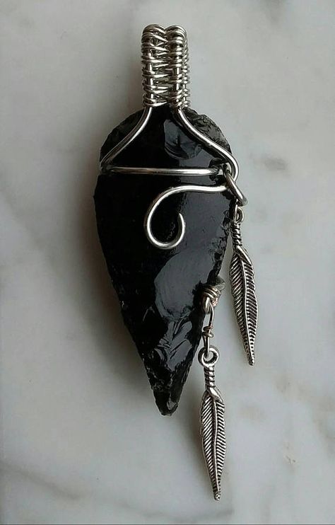 Diy Arrowhead Necklace, Arrow Head Necklace, Arrowhead Jewelry, Arrowheads Jewelry, Obsidian Arrowhead, Wire Wrapping Techniques, Wire Wrap Jewelry Designs, Arrow Head, Wire Wrapped Jewelry Tutorials