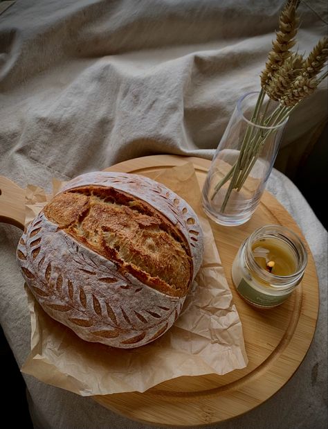 Homesteading Aesthetic, Fresh Recipe, Bread Scoring, Loaves Of Bread, Bread Art, Bread Board, Bakery Bread, Sourdough Recipes, Fresh Bread