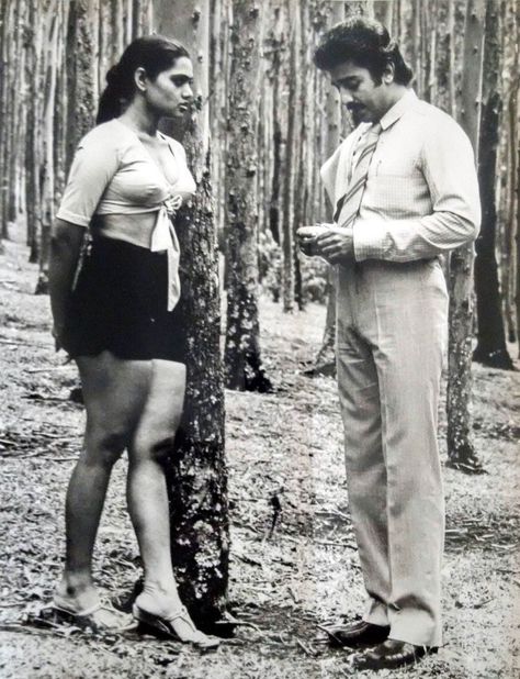 Old Malayalam Movie Stills, Malayalam Actors Vintage Photos, Silk Smitha, Innocent Malayalam Actor, Aanandham Malayalam Movie, Simran Actress Old Photos, Malayalam Old Actress Sheela, Bollywood Cinema, Retro Bollywood