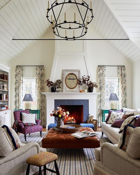 KATIE ROSENFELD & COMPANY on Instagram: “Fresh from the farm 🐔 @readmckendree” Katie Rosenfeld, New England Farmhouse, Floor Plan Layout, Living Room Trends, Life Well Lived, Residential Design, Interior Design Trends, Modern Farmhouse, Interior Architecture