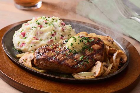 Applebee's® Restaurant Menu Items Bourbon Street Steak, Bourbon Steak Recipe, Bourbon Steak, Crispy Green Beans, Green Beans With Bacon, Big Burgers, Loaded Baked Potatoes, Juicy Steak, Bourbon Street