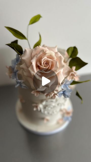 Sugarpaste Flowers Tutorial, Sugarpaste Flowers, Sugar Paste Flowers, Sugar Flowers Tutorial, Filler Flowers, Flower Step By Step, Wafer Paper Flowers, How To Make Rose, Rose Leaf