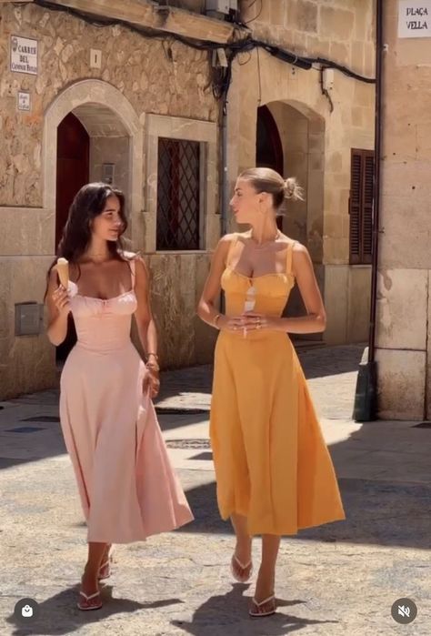 Summer In Spain Outfits, Classic Summer Dress, Italy Summer Outfits, Rome Outfits, Europe Fits, Italian Summer Outfits, Italy Fits, Summer In Italy, European Summer Outfits