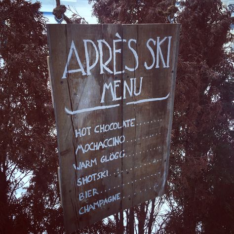 Après ski menu board Chalet Birthday Party, Apres Ski Drinks, Apres Ski Party Ideas, Apres Ski Decorations, Ski Chalet Party, Après Ski Party, Apres Ski Theme Party, Afterski Party, Ski Christmas Decor