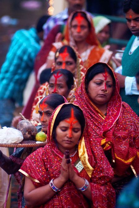 FESTIVAL HINDU DE CHHATH PUJA, EN LA INDIA ||| Chhat Festival_6 Photo by Manish Paudel -- National Geographic Your Shot Chhat Puja Photo, Chhath Puja Photography Bihar, Chhath Pooja Image, Chat Puja Bihar, Chat Puja Image, Chath Puja Images, Chhath Puja Pic, Chhath Puja Photography, Chhat Puja Image